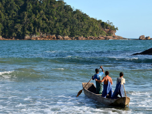 Prefeitura regulamenta e aumenta número de ranchos de pesca