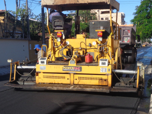 Secretaria de Obras executa recapeamento da Avenida Liberdade