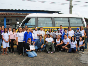 APAE recebe ônibus adaptado para alunos com graves deficiências