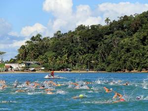 Provas aquáticas agitam as praias de Ubatuba