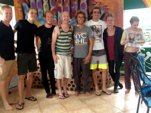 Ubatuba recebe turistas estrangeiros de olho na Copa