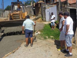 Prefeitura executa serviços de concretagem no bairro Bela Vista