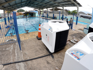 Prefeitura instala novos aquecedores na piscina municipal