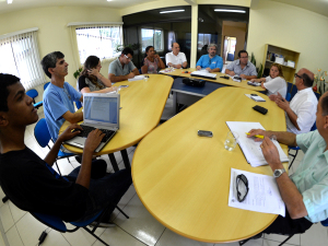 Comissão Municipal de Emprego apresenta pesquisa sobre economia de Ubatuba na Câmara