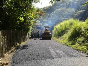 Começa o recapeamento na estrada do sertão do Perequê-Mirim