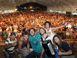 Ubatuba Fest reúne milhares de pessoas na Praça de Eventos