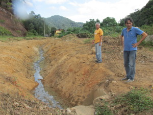 Prefeito Mauricio vistoria obras no Ipiranguinha