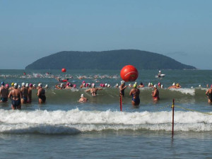 Segunda etapa do Circuito Ubatuba de Águas Abertas movimenta praia da Maranduba