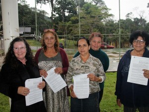 Prefeitura entrega novos contratos da agricultura familiar para merenda escolar