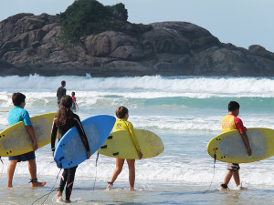 Prefeitura apresenta terceira edição do Circuito Estudantil de Surf