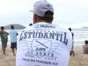 Disputas do Circuito Estudantil de Surf de Ubatuba começam no Perequê-Açu 