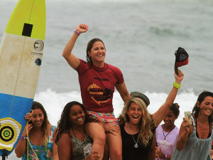 Jacque Silva fatura título do Brasileiro Profissional de Surf Feminino na Itamambuca