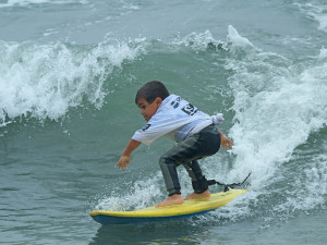 Campeões do Festival Estudantil de Surf fazem a festa