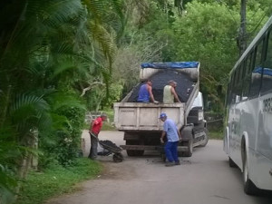 Prefeitura faz operação tapa buraco e normaliza coleta na região da Fortaleza