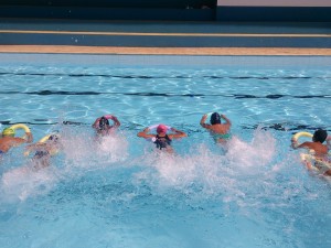 Projeto de integração atende 450 alunos na piscina da Escola Municipal Marina Salete