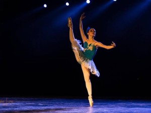 Bailarina de Ubatuba participa de importante competição internacional