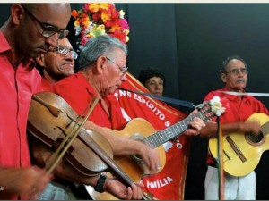 Fim de semana marca início da tradicional Folia do Divino pelos bairros de Ubatuba