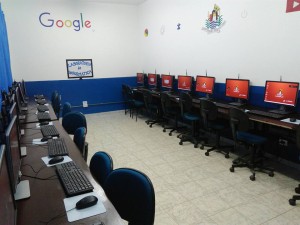 Prefeitura inaugura nono laboratório de informática em escola municipal