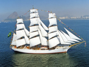 Navio Cisne Branco visita Ubatuba