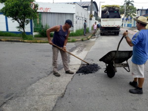 Ruas de Ubatuba recebem operação “tapa buraco”