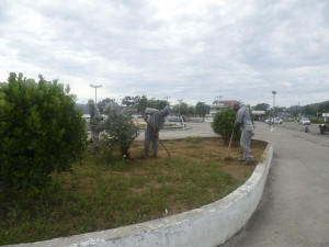 Secretaria municipal de Serviços de Infraestrutura Pública faz mutirão na orla