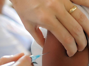 Vacinação contra febre amarela é intensificada em todo o estado
