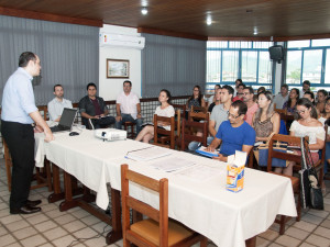 Prefeitura de Ubatuba capacita servidores públicos sobre contratos com organizações da sociedade civil