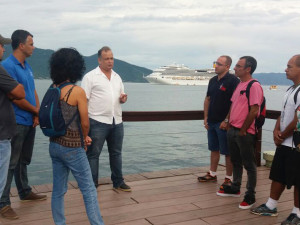 Equipe de  Ubatuba acompanha receptivo de navio em Ilhabela