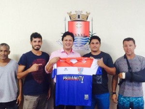 Praiano Futebol Clube visita Prefeitura de Ubatuba