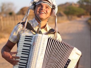 Chambinho do Acordeon se apresenta em Ubatuba no sábado, 22 de abril