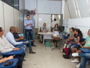 Prefeitura e Associação dos Estudantes Universitários de Ubatuba discutem transporte universitário