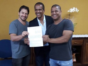 Prefeitura de Ubatuba assina convênio com a Universidade do Inglês