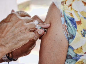 Idosos receberão vacina contra a gripe Influenza em casa