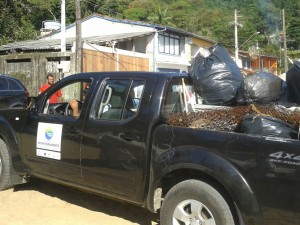 Ação de limpeza marcou o domingo na Região Norte de Ubatuba