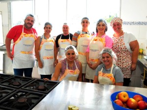 Sandra Sato participa de curso de panificação em Caraguatatuba