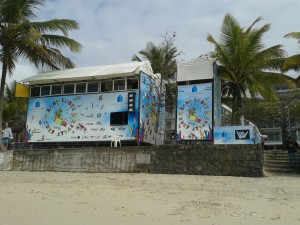 230 surfistas disputam 3ª etapa do Nossolar Hang Loose Surf Attack em Ubatuba