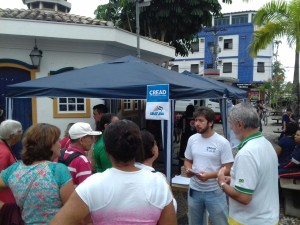 Tenda no Calçadão de Ubatuba orienta população sobre cuidados com saúde