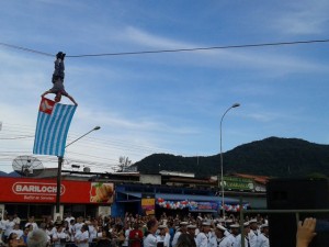 Desfile de aniversário de Ubatuba reúne 4 mil pessoas