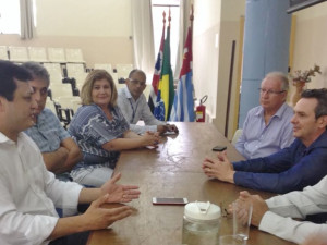 Prefeito Sato discute implantação do curso de Medicina em Ubatuba