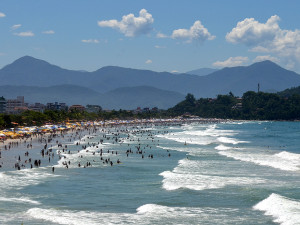 Ubatuba comemora Dia Mundial de Limpeza da Praia