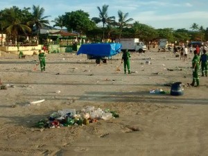 Ubatuba recolhe 80 toneladas de lixo na virada 2018