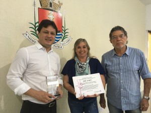 Prefeito Sato entrega certificados de Honra ao Mérito para Oficina de Ballet da Fundart