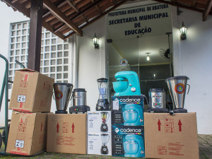 Secretaria de Educação de Ubatuba entrega equipamentos para escolas e creches