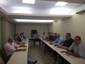 Prefeito Sato recebe representantes da Sociedade Amigos de Itamambuca (SAI)