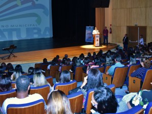 Abertura da XX Semana da Educação de Ubatuba é marcada por apresentações culturais