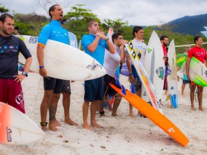 Itamambuca sedia 1ª etapa do 20º Circuito Universitário de Surf