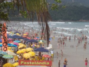 Eventos de surf agitam Ubatuba no fim de semana