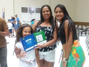 Alunos de Ubatuba participam de noite de autógrafos