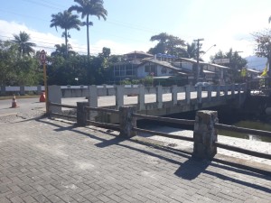 Secretaria de Obras da Prefeitura de Ubatuba inicia serviços na ponte da rua Guarani