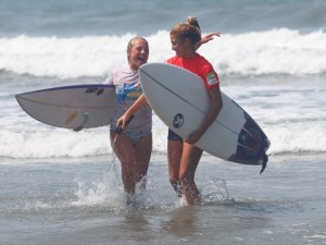 Fim de semana promete ondas e muito surfe em Ubatuba
